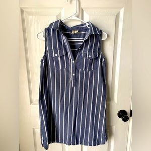 Japana sleeveless dress or long tunic that would look cute with leggings!